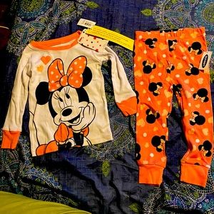 Old Navy Disney Minnie Mouse girls pajama set, girls pjs